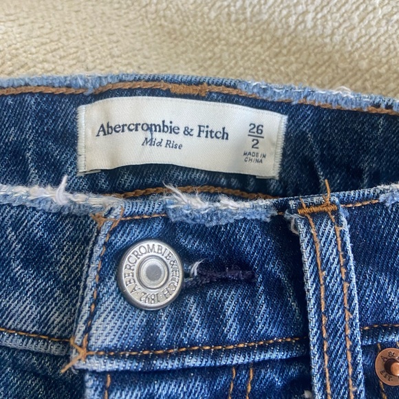Abercrombie & Fitch Mid Rise Cut Off Distressed Jean Shorts Size 26 - Picture 7 of 7